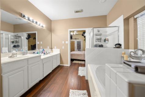 1605 Gatecreek Drive Pearland TX 77581