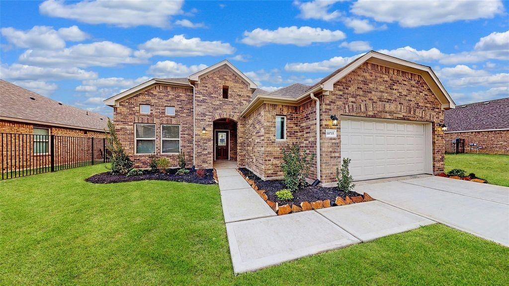 1031 Comal Trail Dayton TX 77535