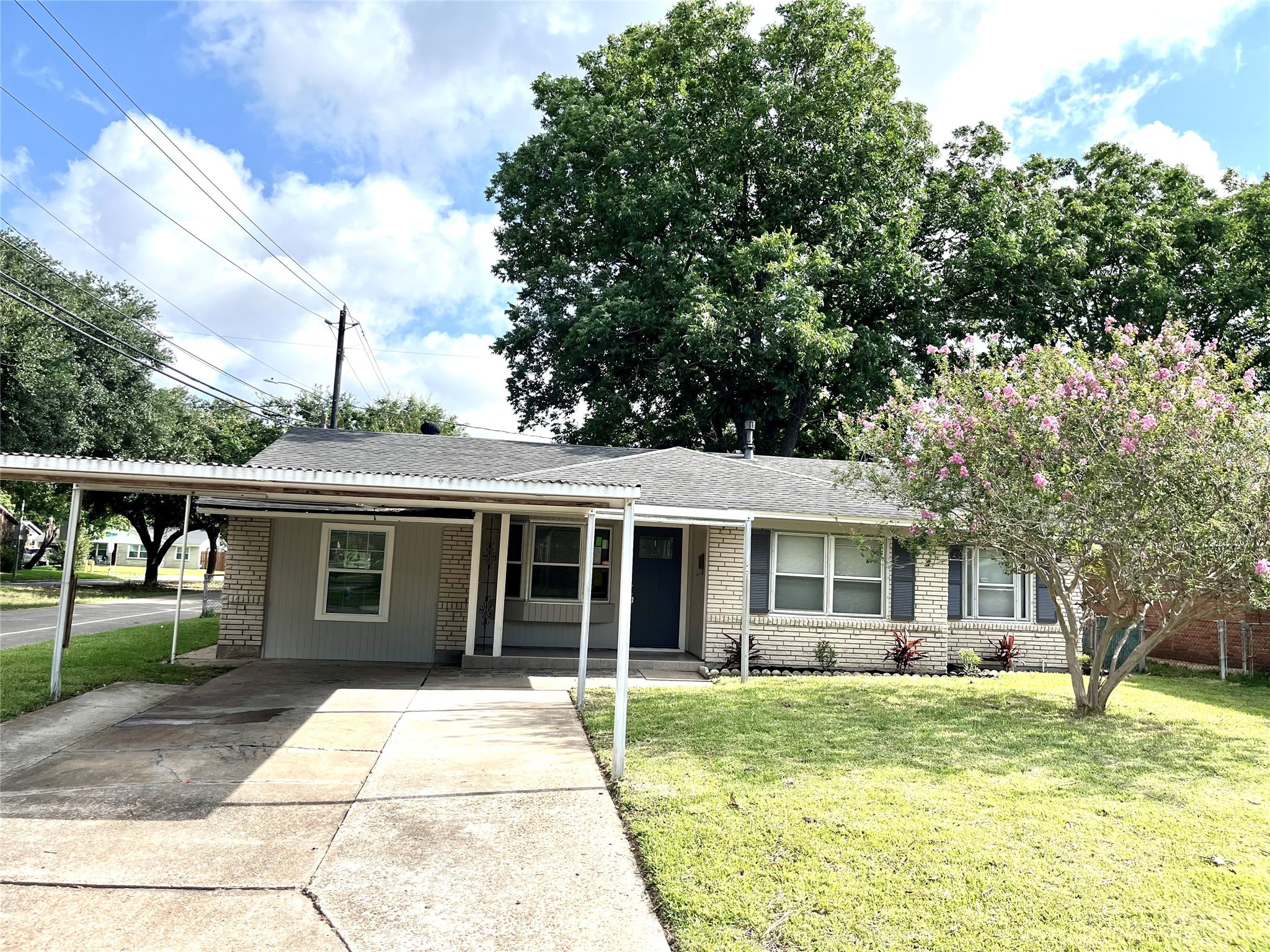 10501 Ney Street Houston TX 77034
