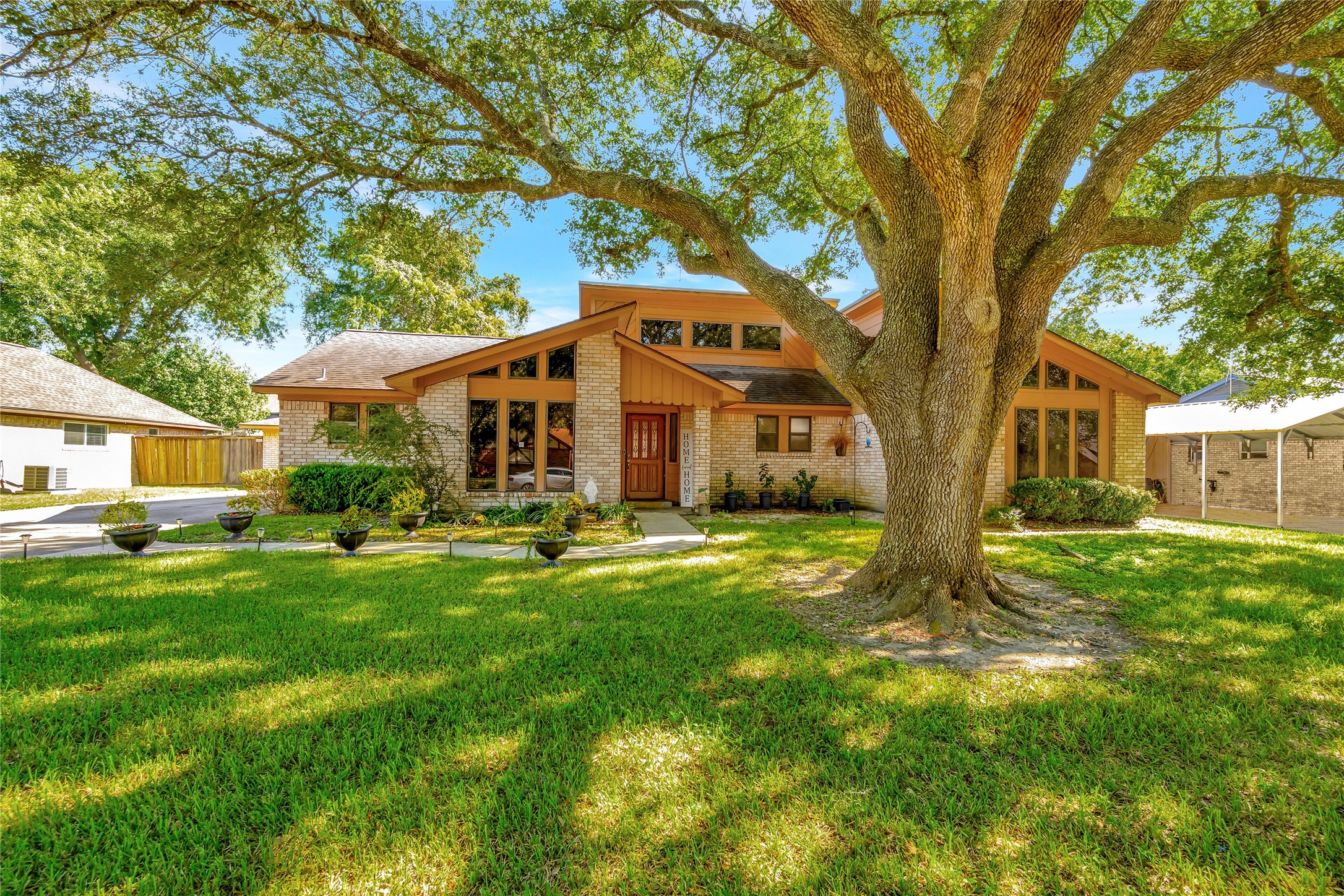 2402 Harwell Circle Alvin TX 77511