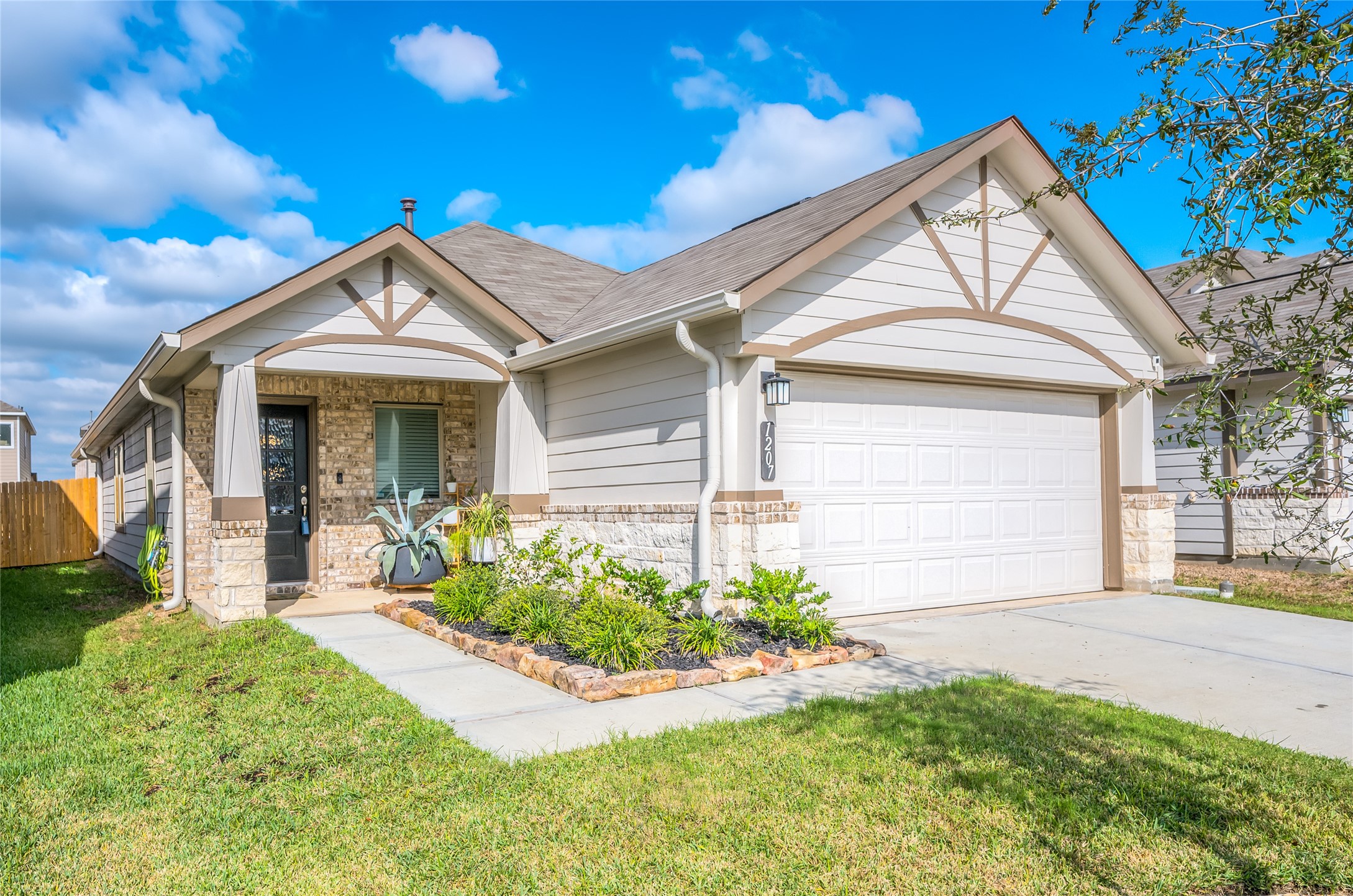 1207 Mira Mar Court Rosharon TX 77583