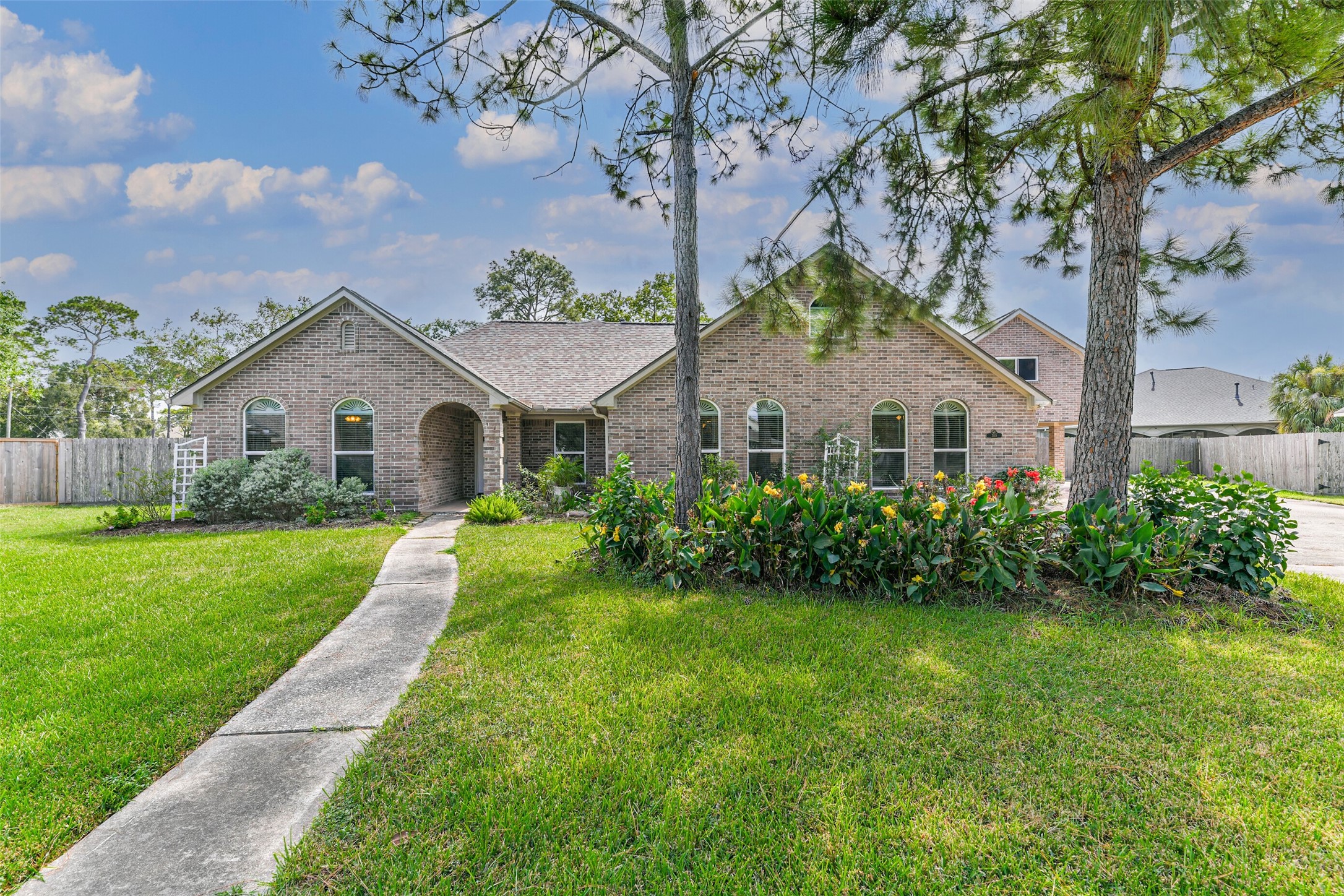 700 Piney Ridge Drive Friendswood TX 77546