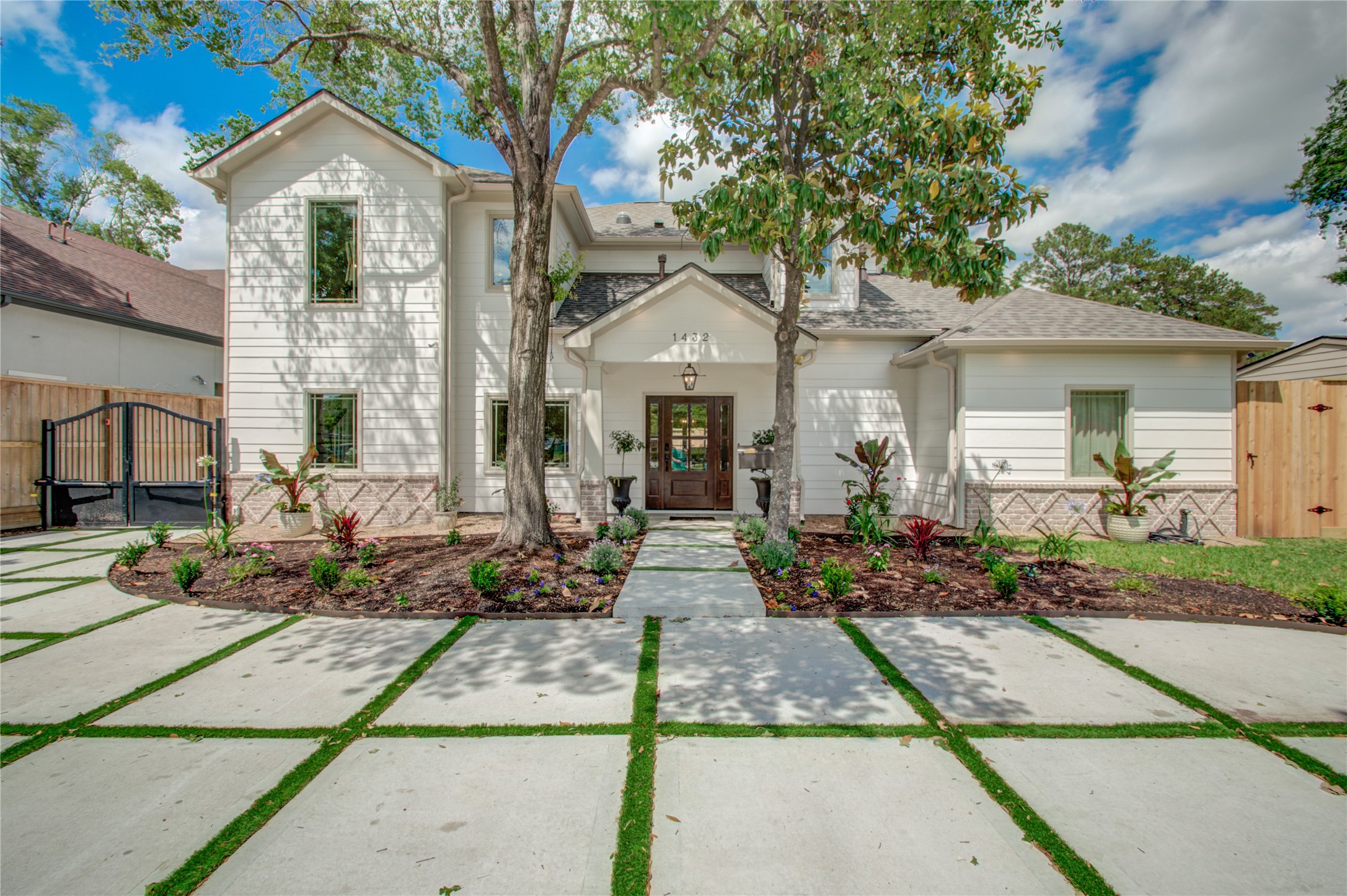 1432 W 43rd Street Houston TX 77018
