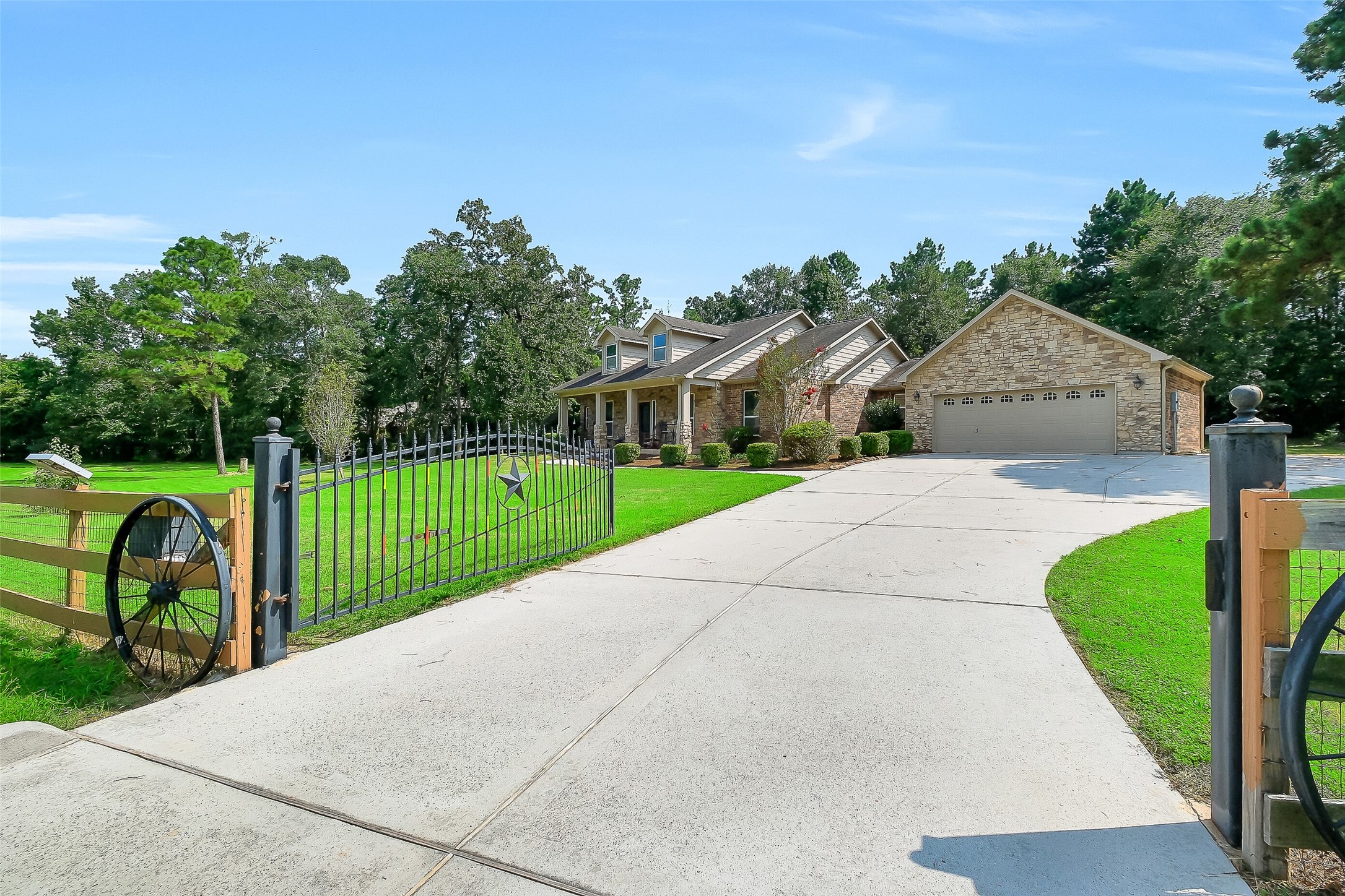 141 Lyndsey Drive Montgomery TX 77316