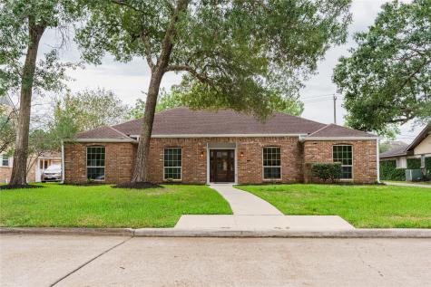 326 Forest Lake Drive Seabrook TX 77586