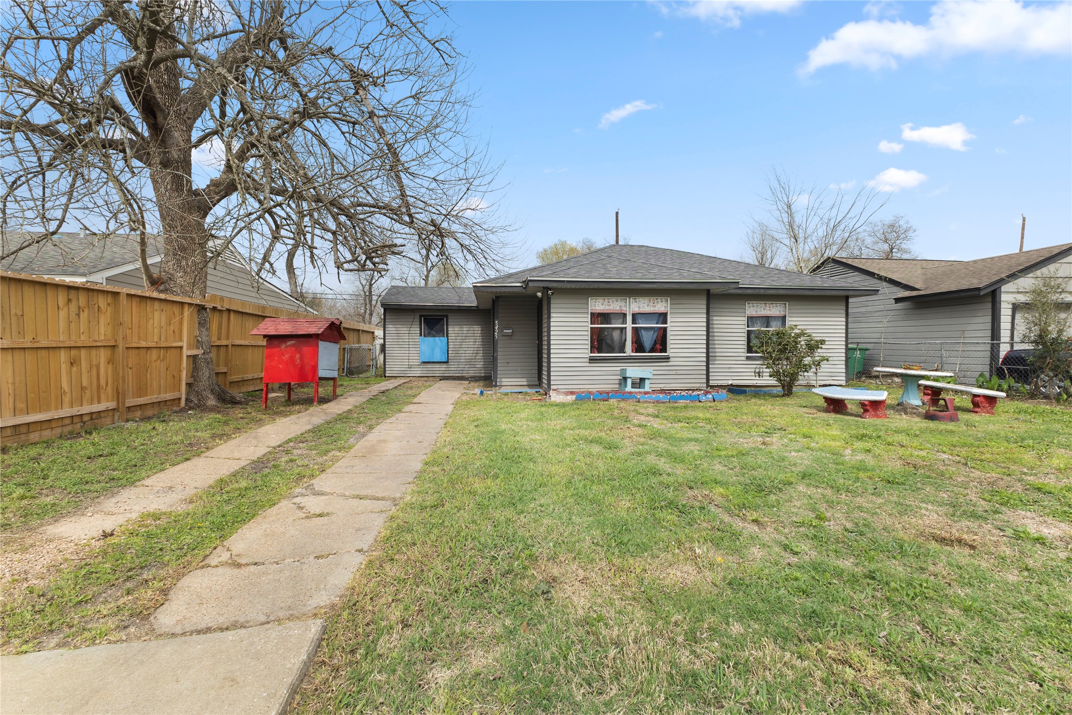 5425 Chennault Road Houston TX 77033