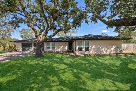 15927 Magnolia Alvin TX 77511