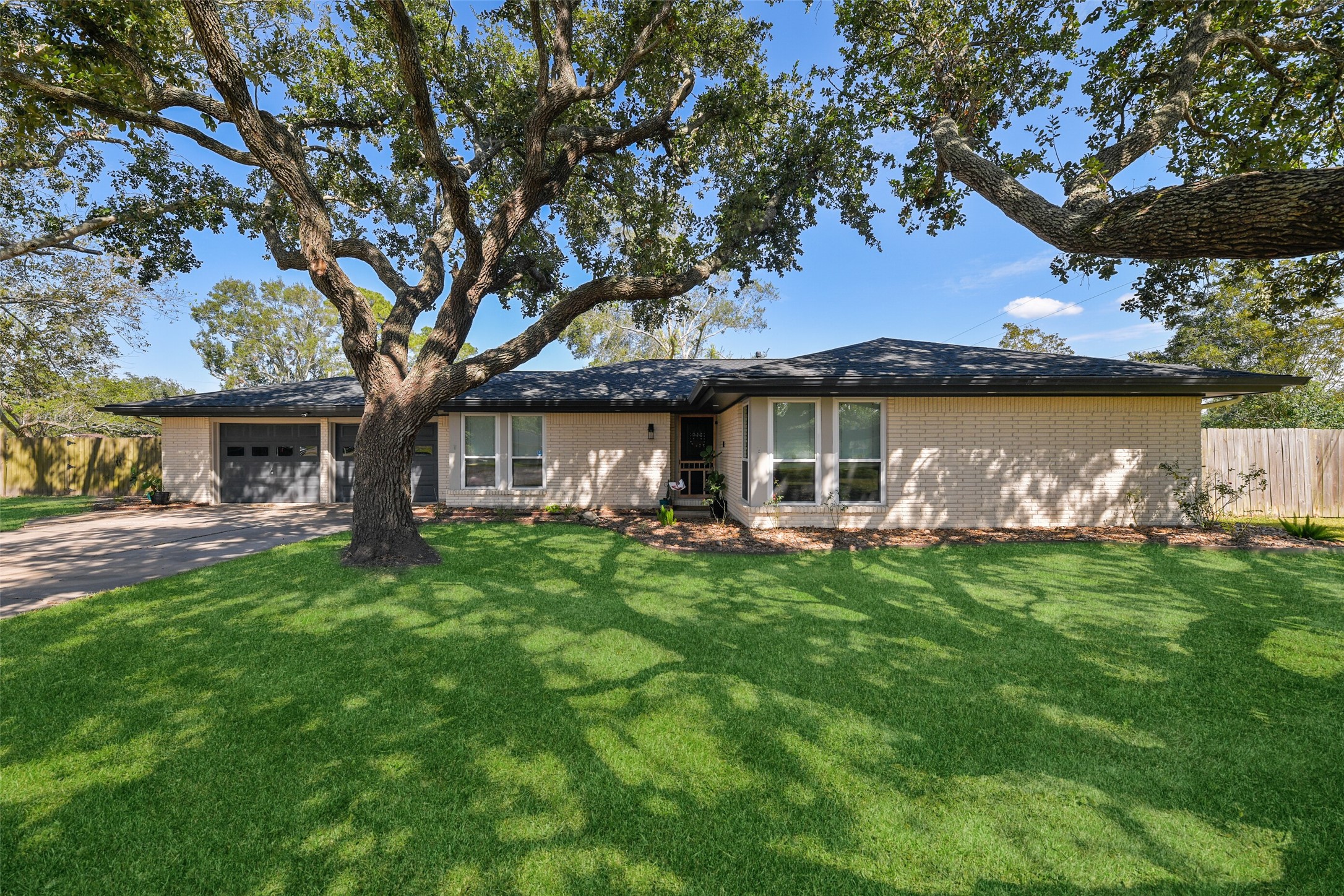 15927 Magnolia Alvin TX 77511