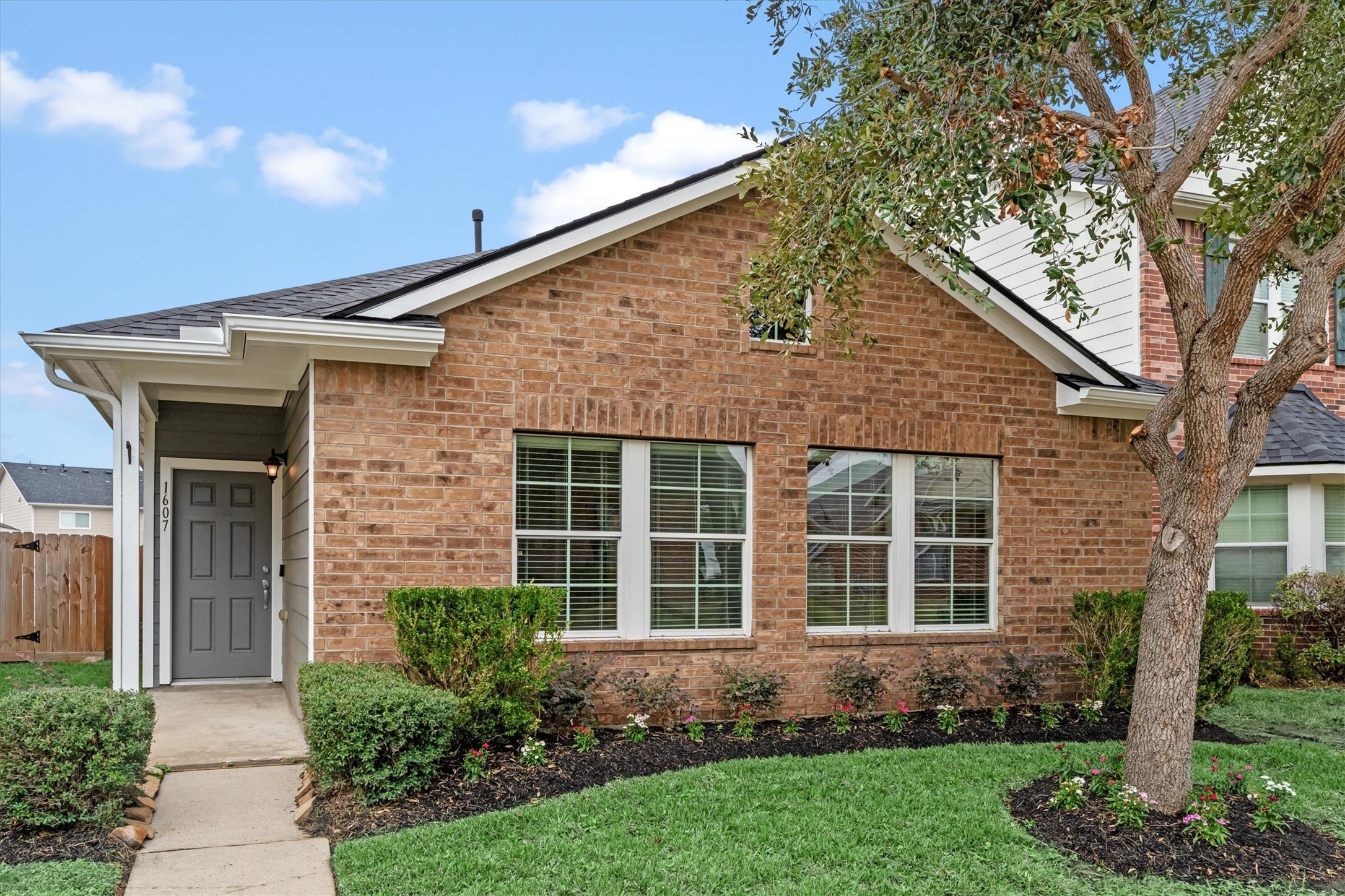 1607 Claremont Garden Circle Houston TX 77047