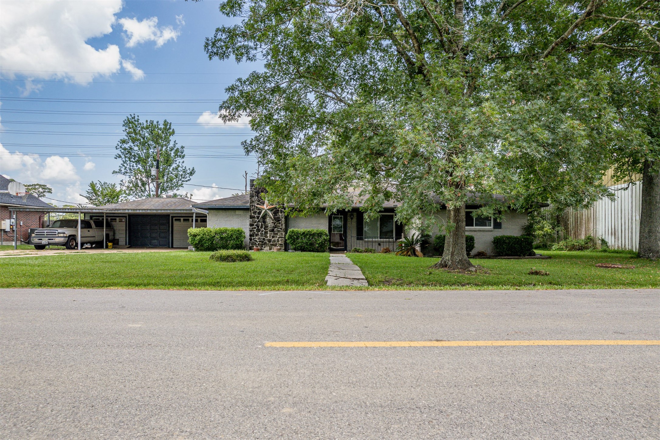 5826 Russell Lane Baytown TX 77521