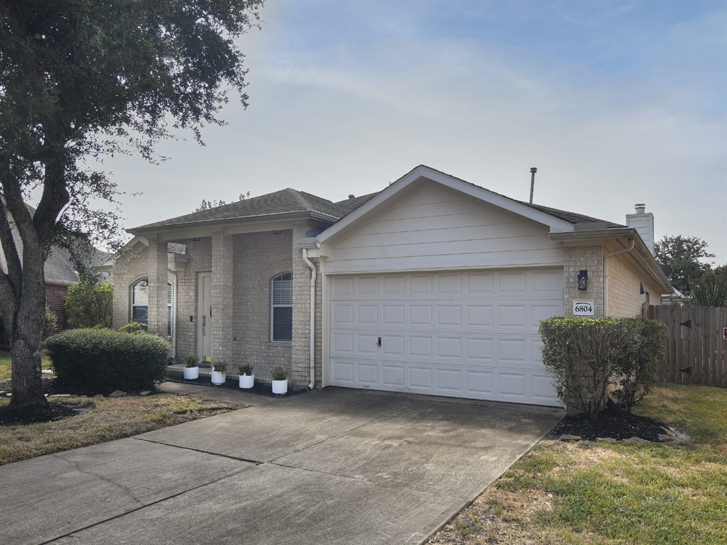 6804 Adella Court Pearland TX 77584