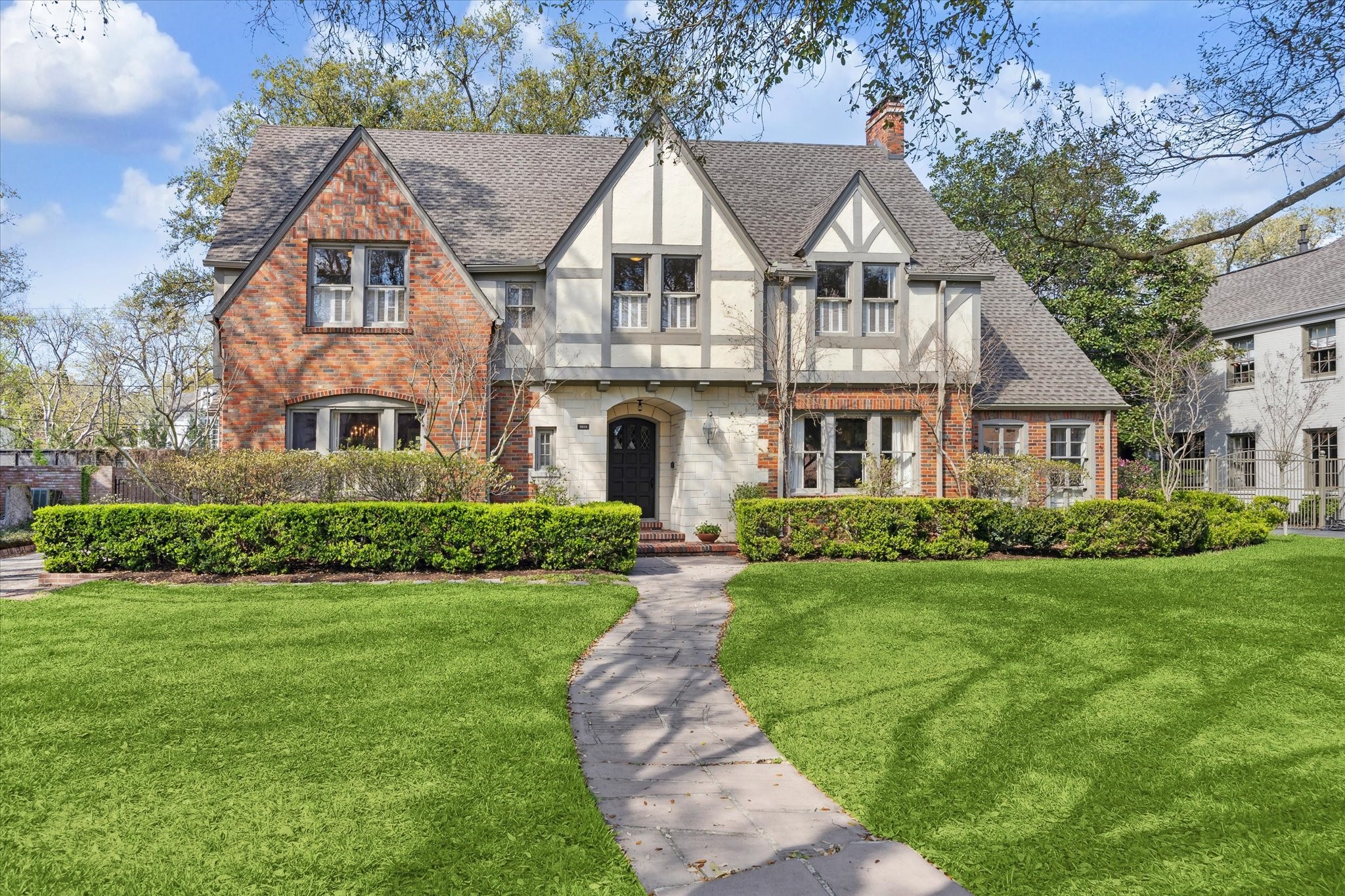 3016 Chevy Chase Drive Houston TX 77019