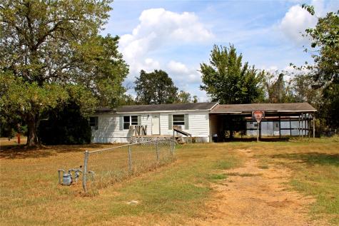 601 Travis Street Alleyton TX 78935