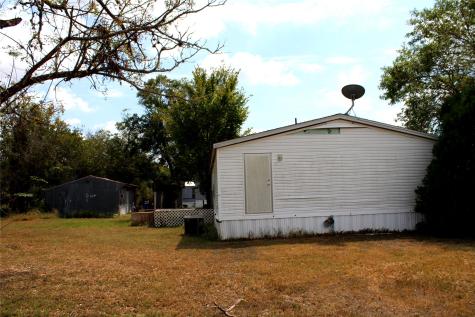601 Travis Street Alleyton TX 78935