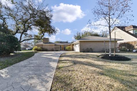10903 Meadow Lake Lane Houston TX 77042