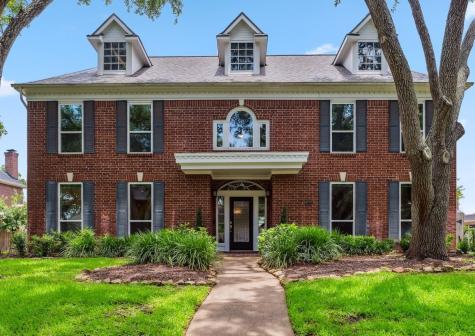 4022 Bountiful Crest Lane Sugar Land TX 77479