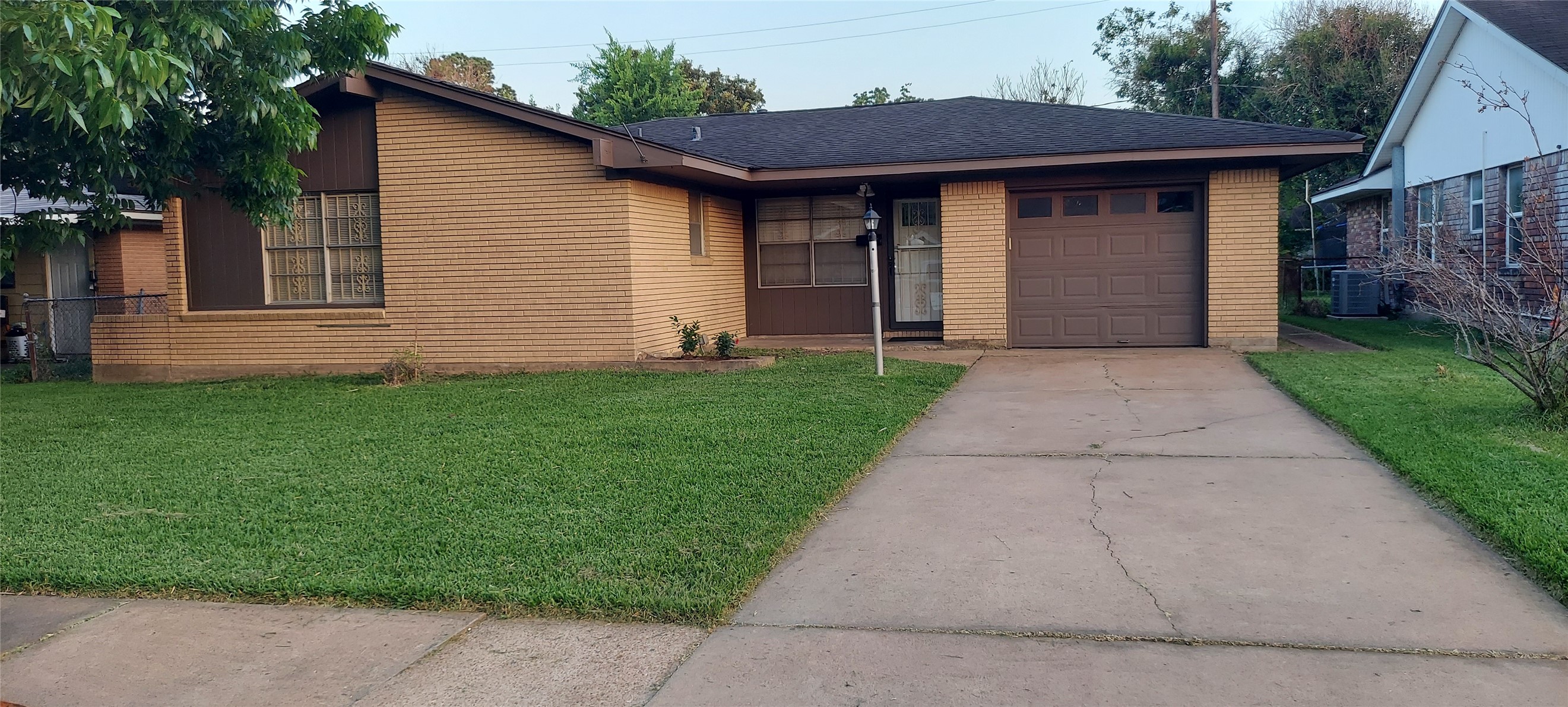 10102 Ney Street Houston TX 77034