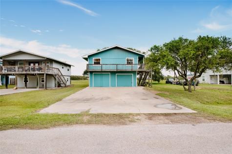 88 Bay Street Port O Connor TX 77982