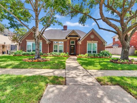 2129 Country Club Drive Pearland TX 77581
