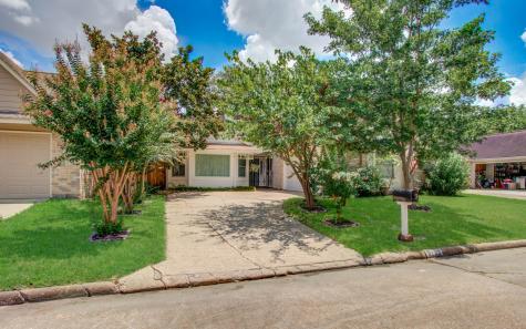 3223 S Briar Knoll Drive Houston TX 77082