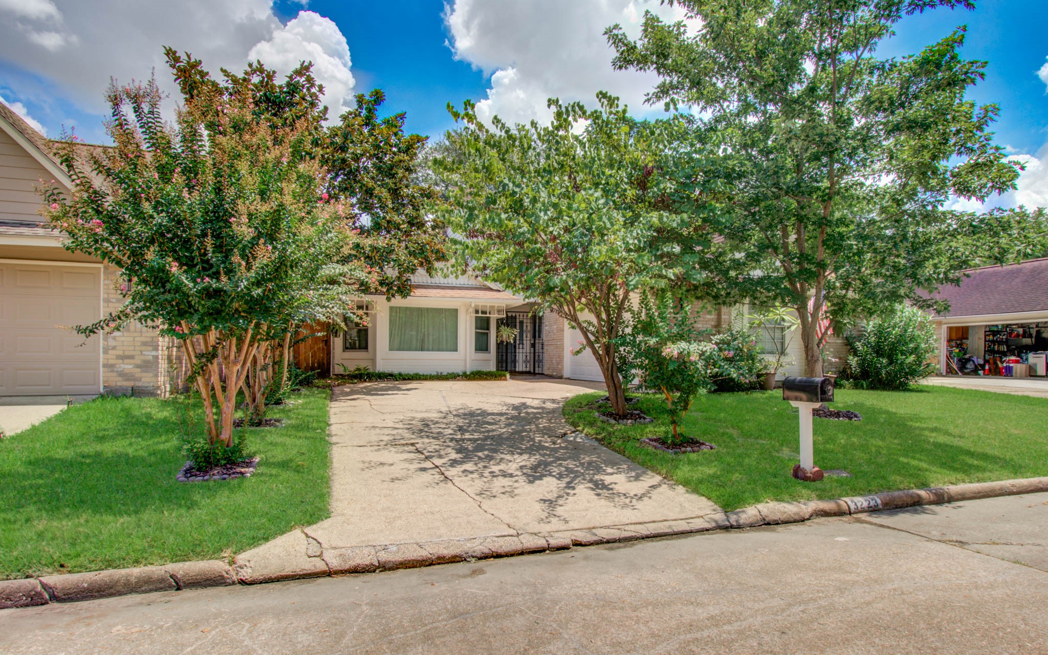 3223 S Briar Knoll Drive Houston TX 77082