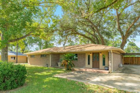 1303 Mac Drive Sweeny TX 77480