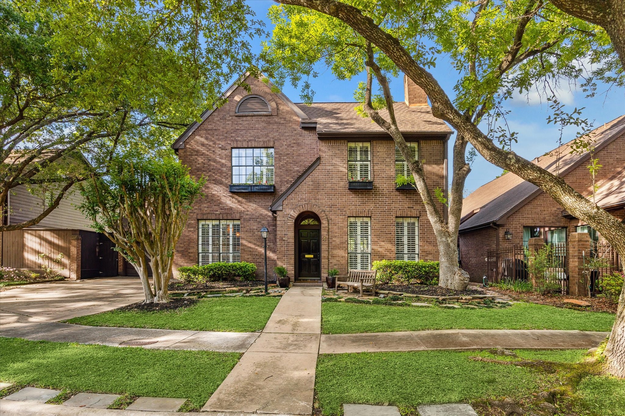 4 Pembrook Court Bellaire TX 77401