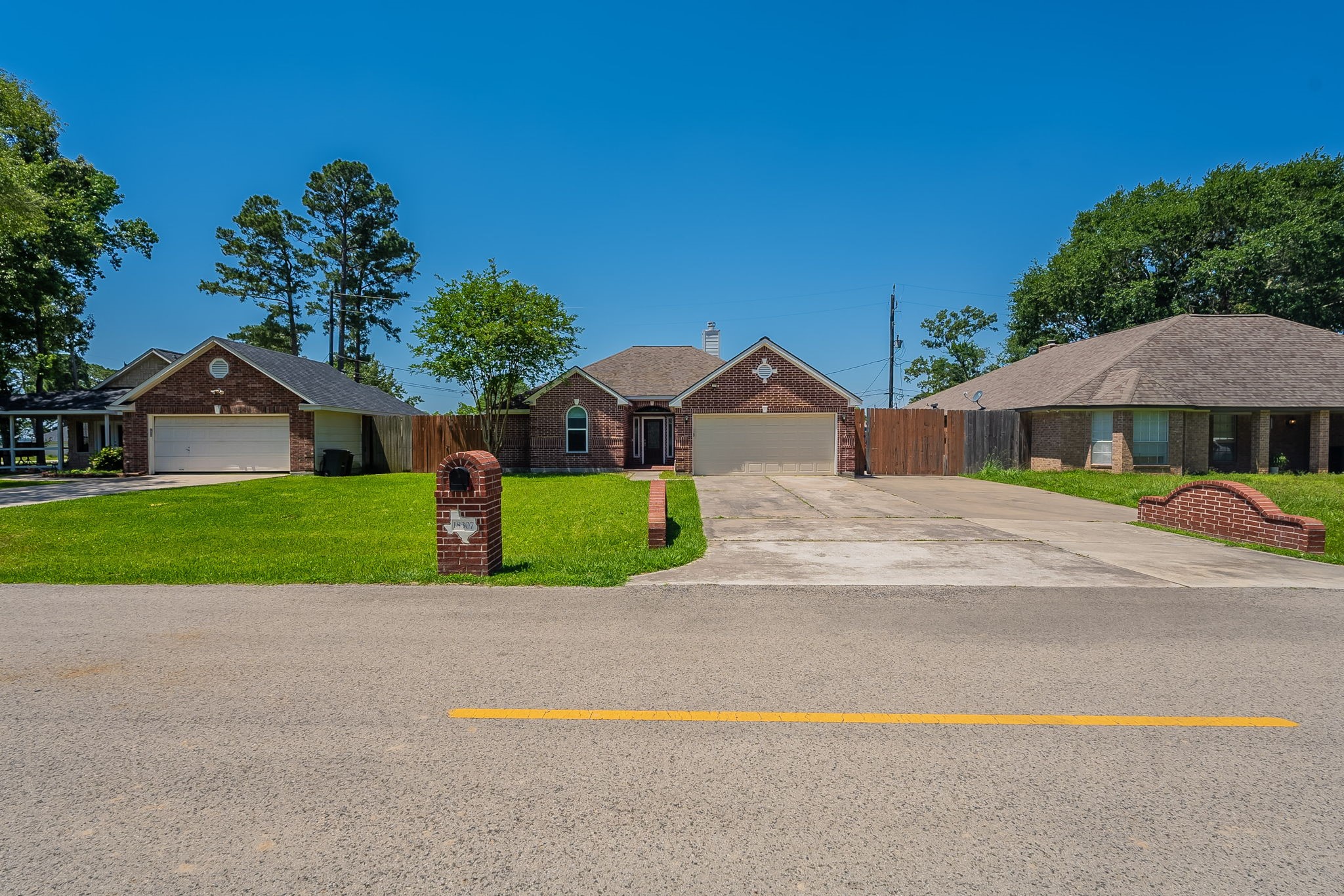 18307 Shadow Grove Lane Crosby TX 77532