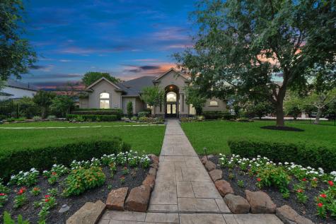 6302 S Royal Point Drive Kingwood TX 77345