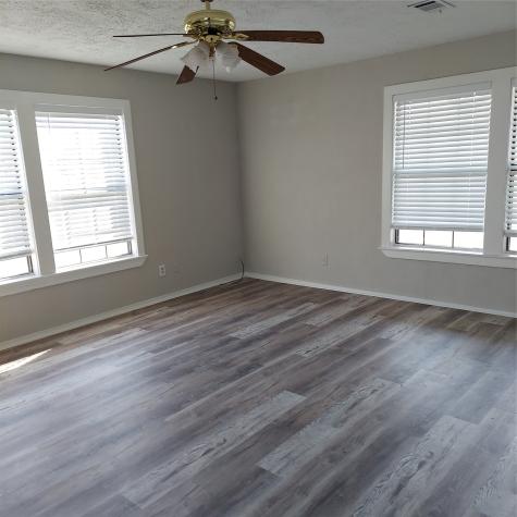 6047 W Creek Road East Bernard TX 77435