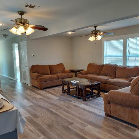 6047 W Creek Road East Bernard TX 77435