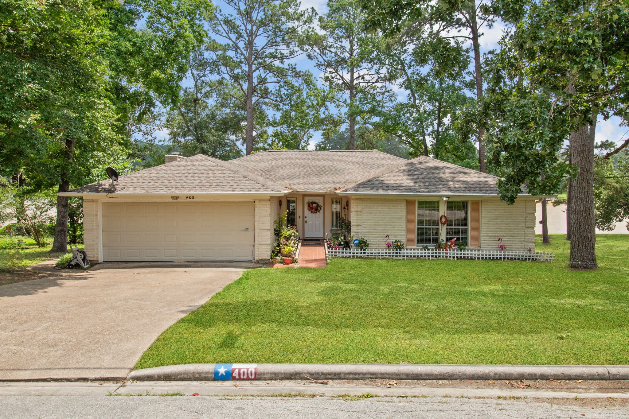 400 W Lake Drive Livingston TX 77351