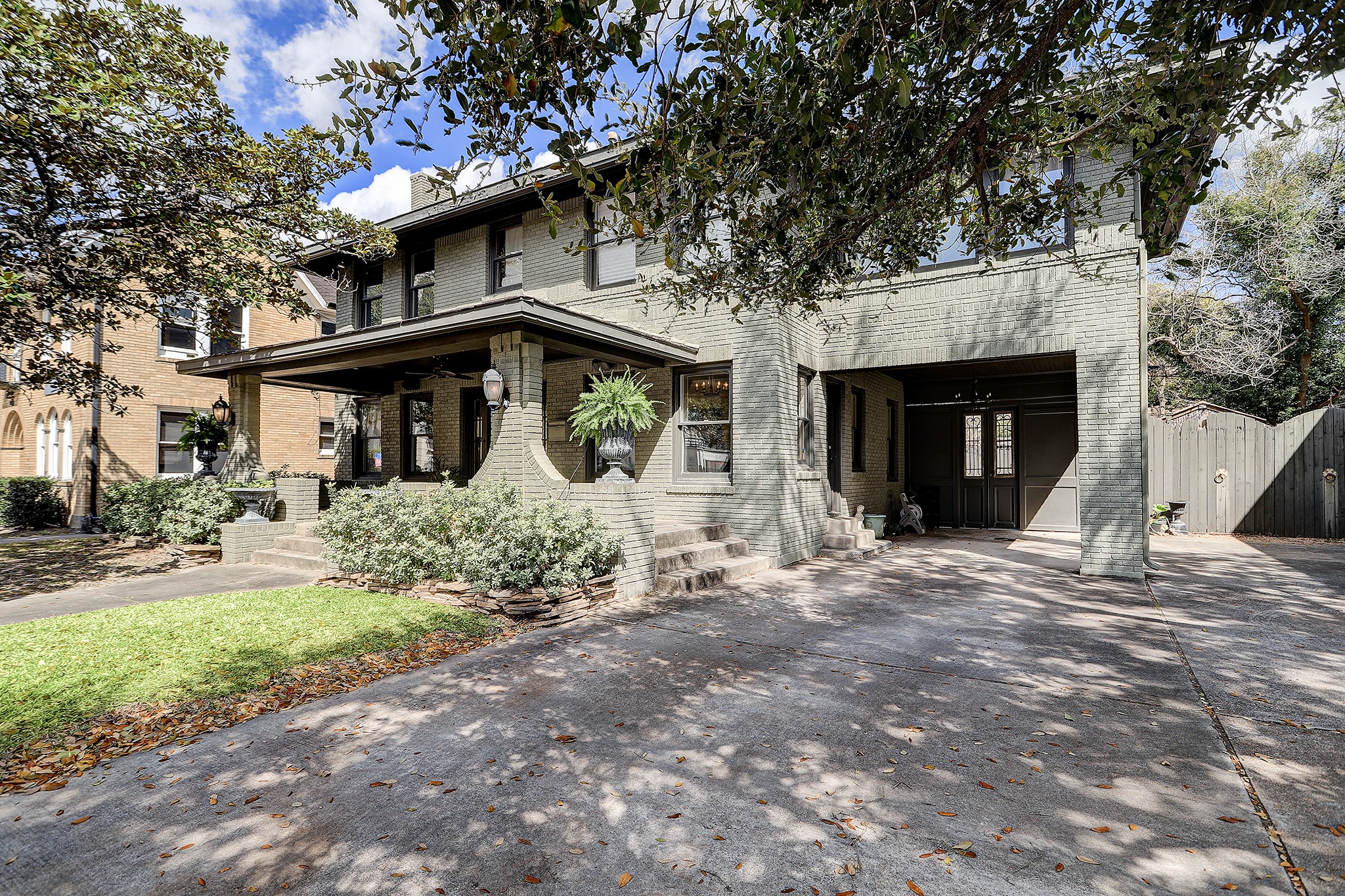 1636 W Alabama Street Houston TX 77006