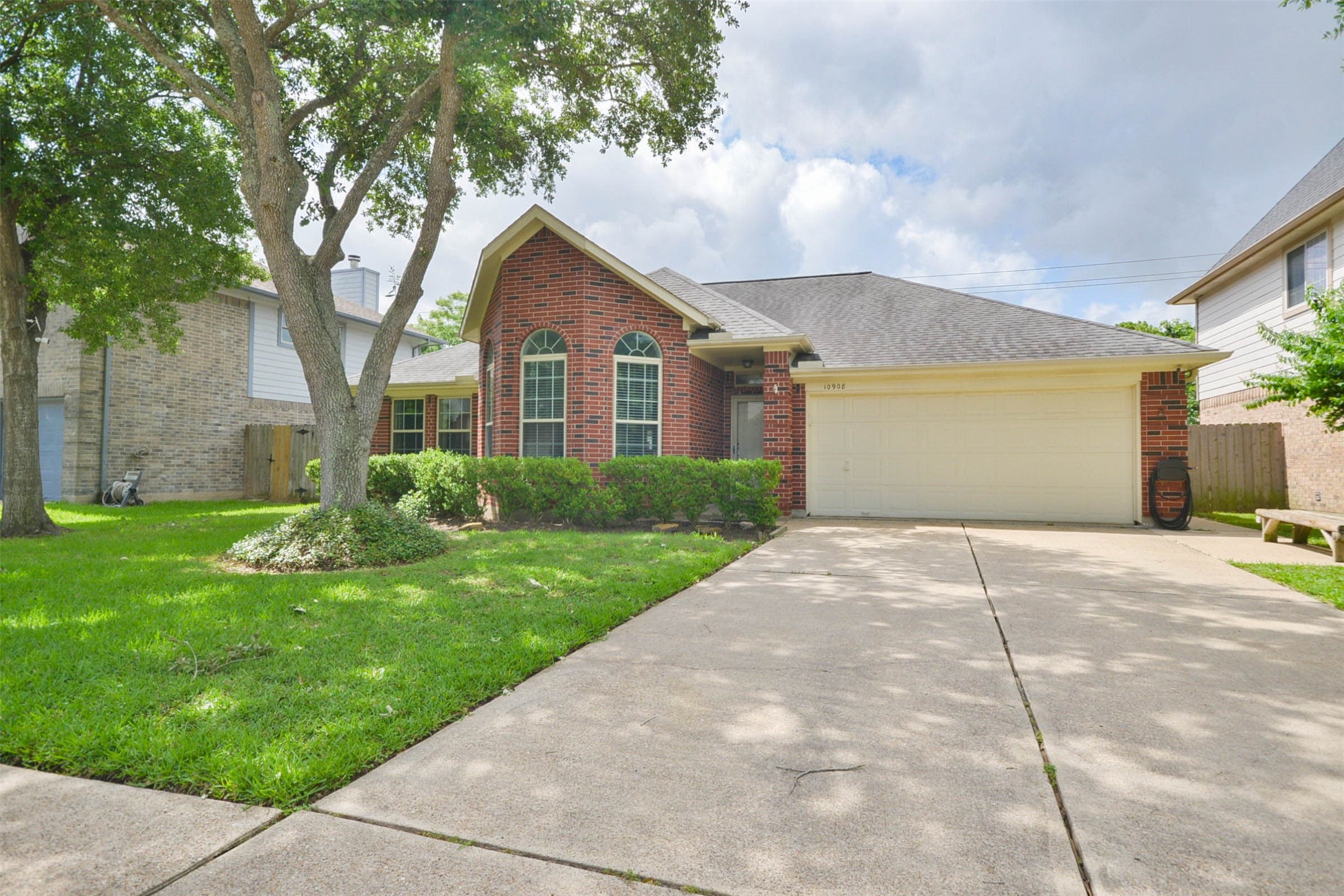 10908 Spruce Drive S La Porte TX 77571