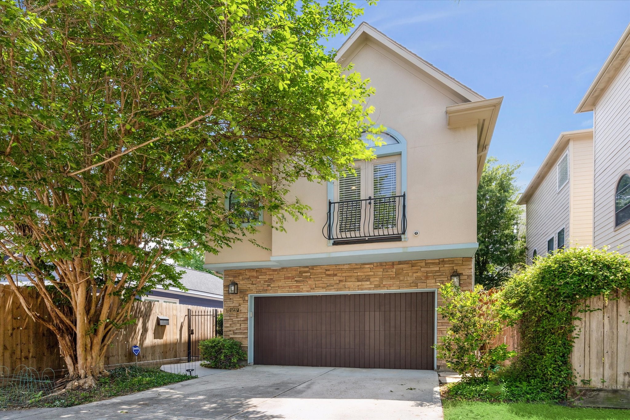 5237 Nett Street Houston TX 77007