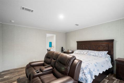 1802 Little John Street Montgomery TX 77316