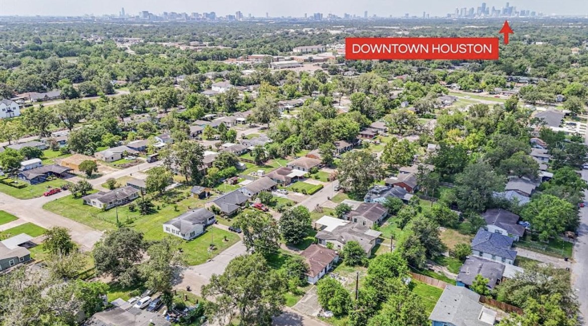 5823 Belcrest Street Houston TX 77033