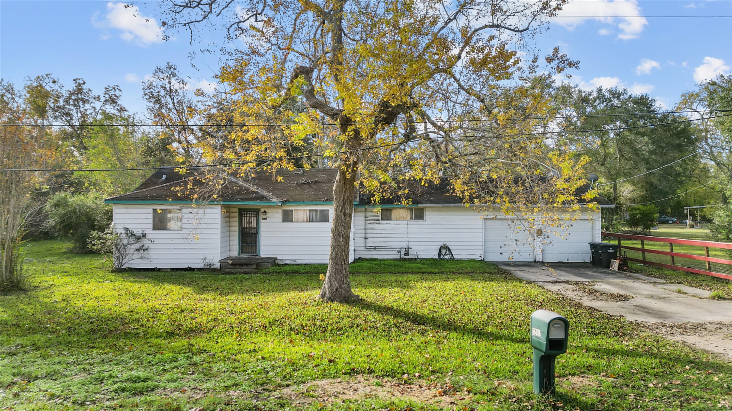 2203 W Lang Street Alvin TX 77511
