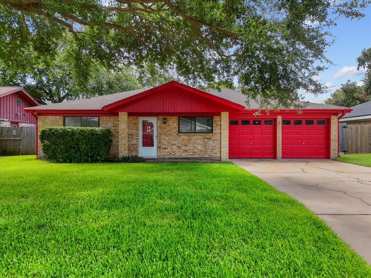 2525 Sunnycrest Drive Texas City TX 77590