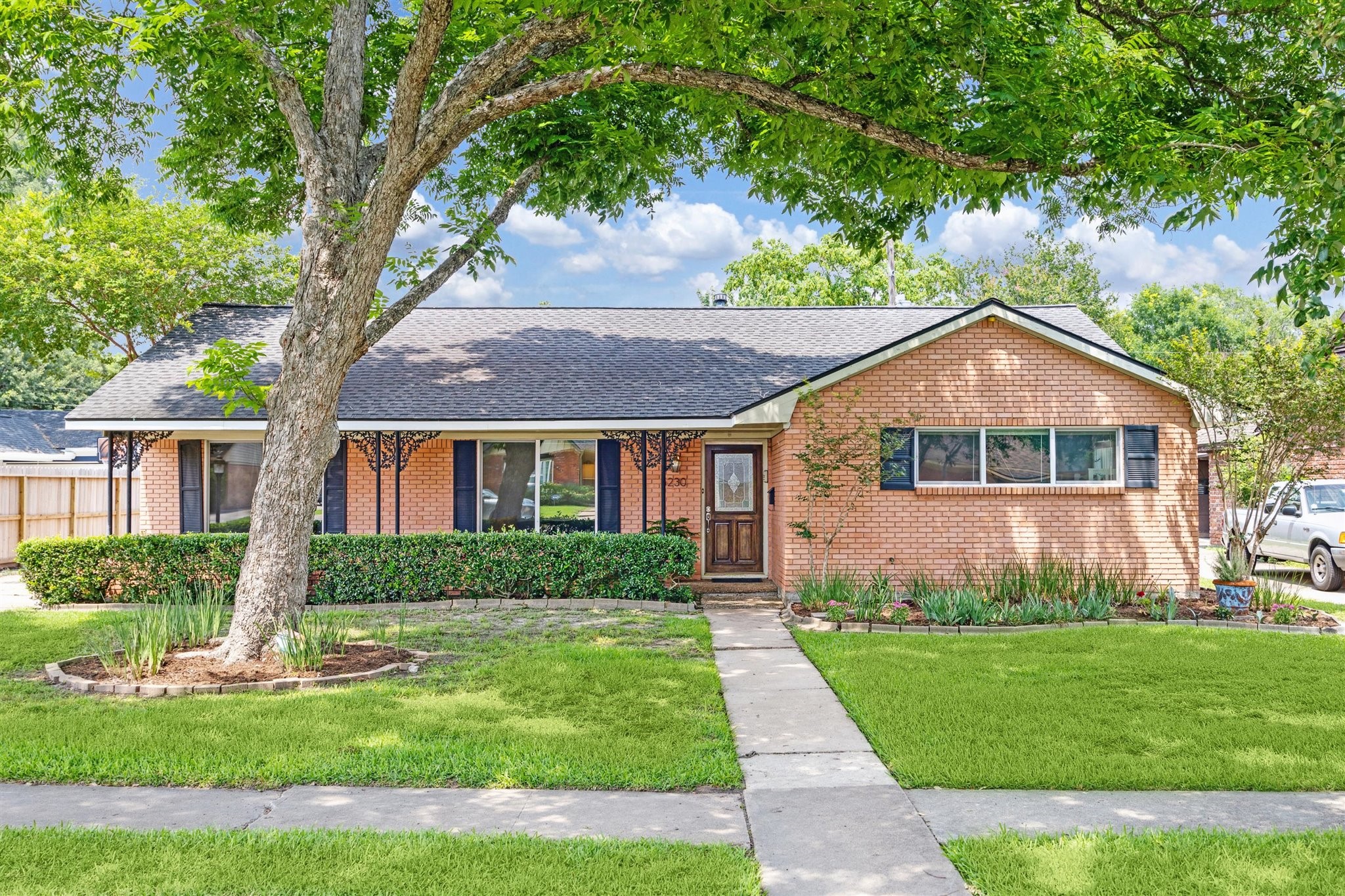 5230 Hummingbird Street Houston TX 77035