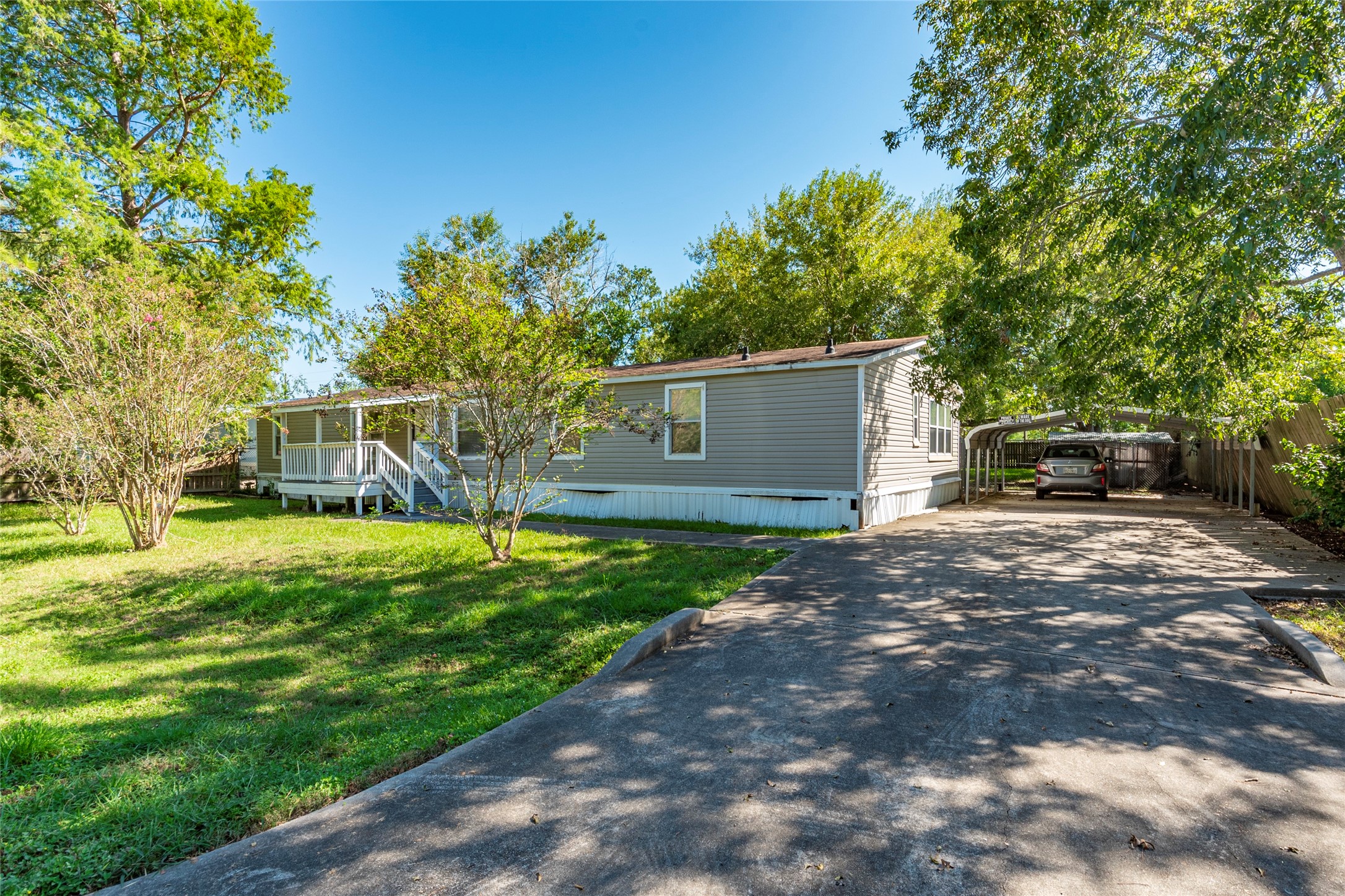 6327 S Autumn Cove Rosharon TX 77583