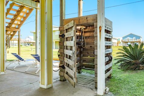 12910 Buccaneer Parkway Freeport TX 77541