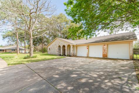 54 Nasturtium Court Lake Jackson TX 77566