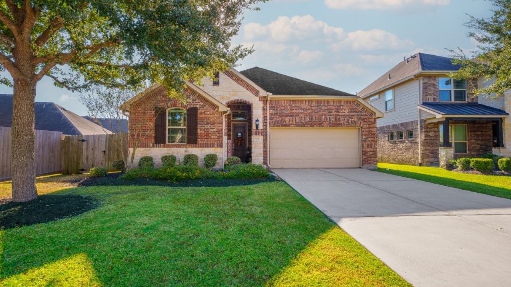 727 Mayhill Ridge Lane League City TX 77573