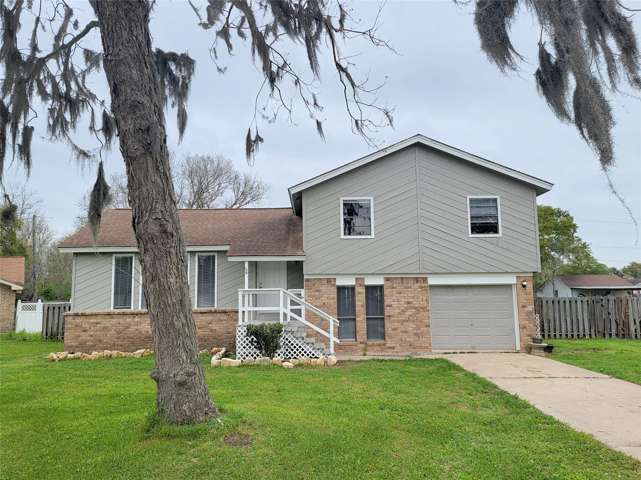 54 W Candlewood Street Lake Jackson TX 77566