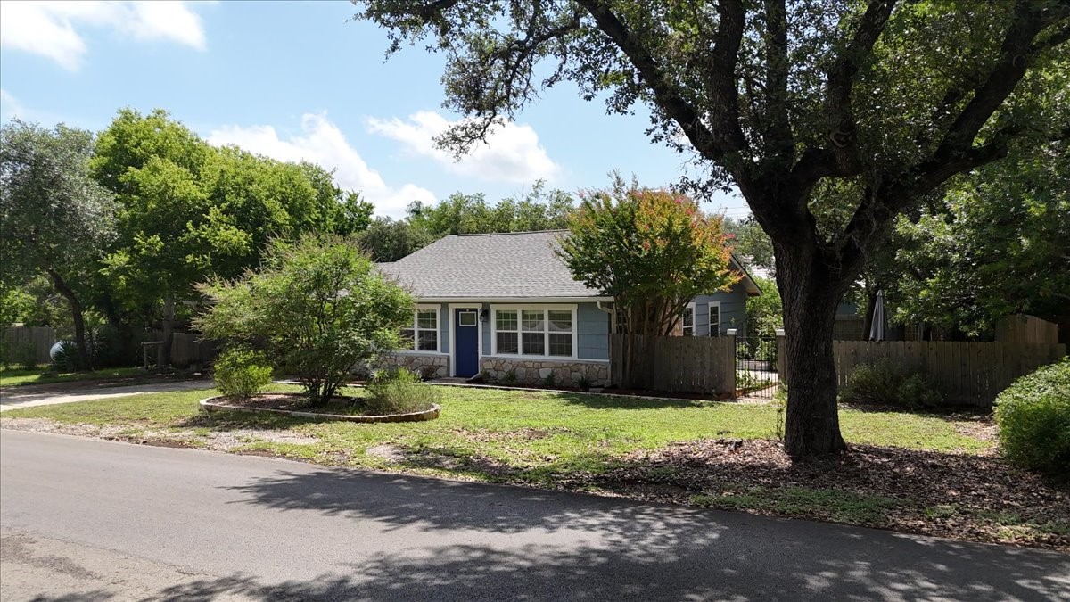 219 Woodcreek Drive Wimberley TX 78676
