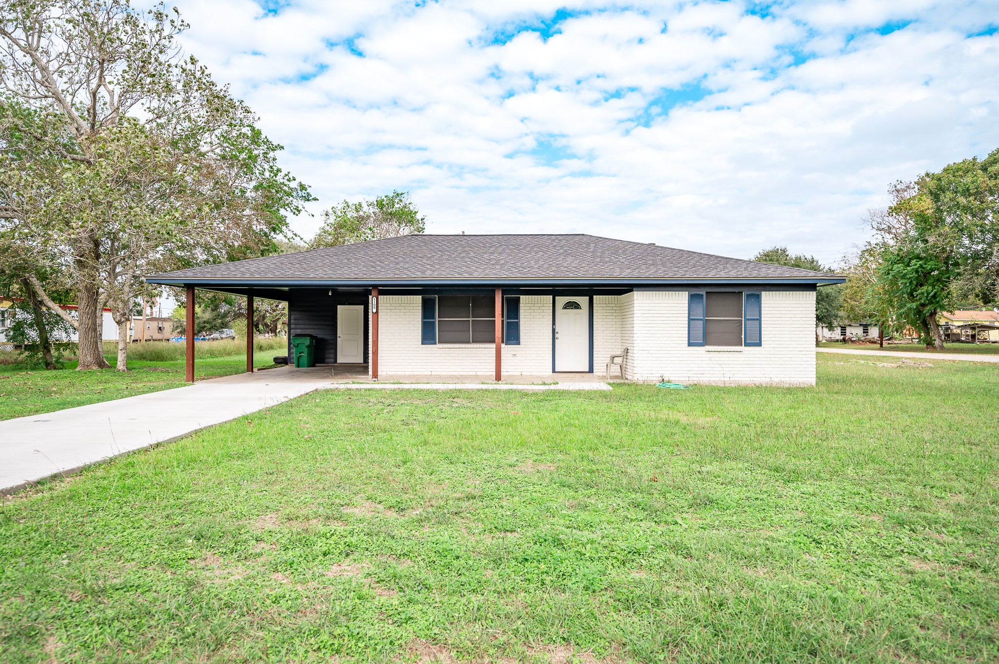 1100 Perryman Avenue Palacios TX 77465