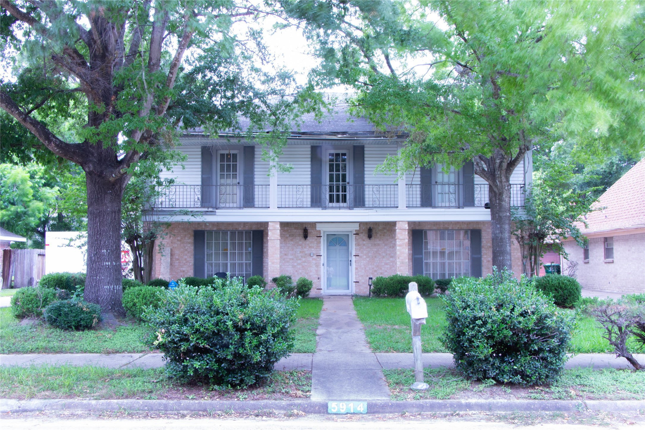 5914 Green Falls Drive Houston TX 77088
