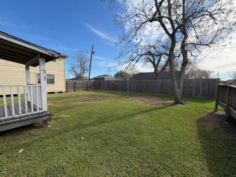 406 Snow Drive West Columbia TX 77486