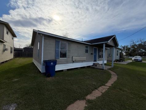 406 Snow Drive West Columbia TX 77486